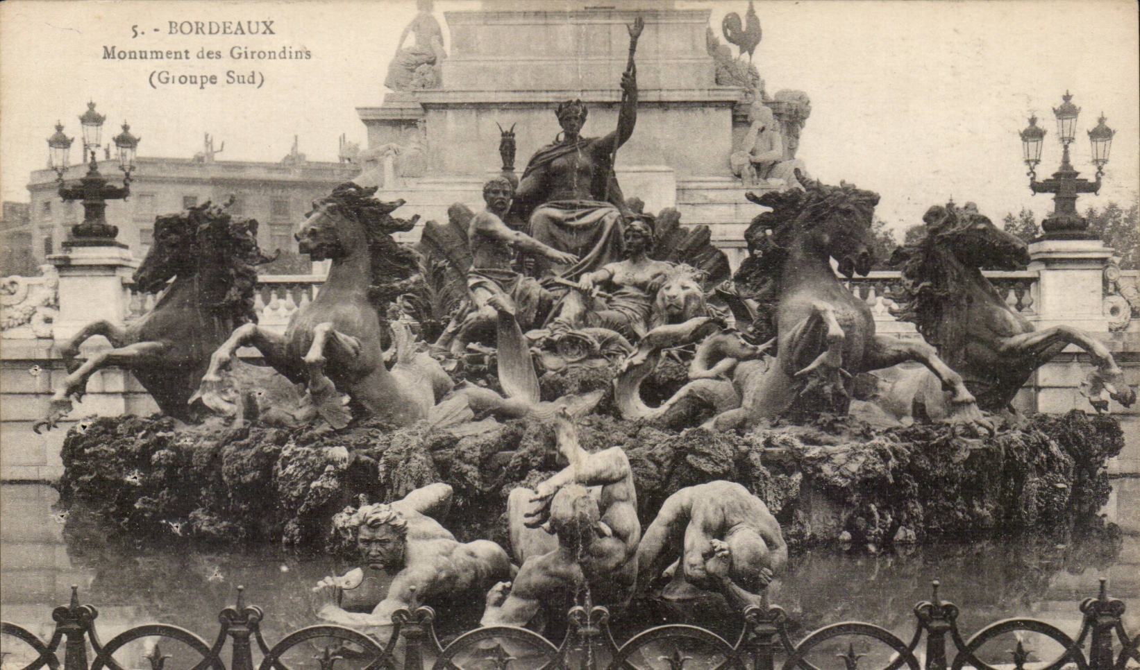Bordeaux CPA Monument of the Of Gironde ones