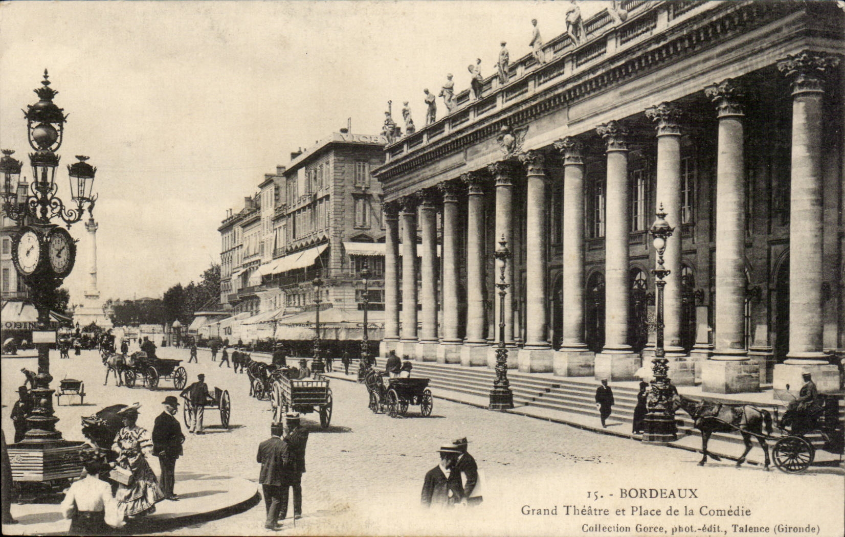 Bordeaux CPA Large theater and place of the comedy