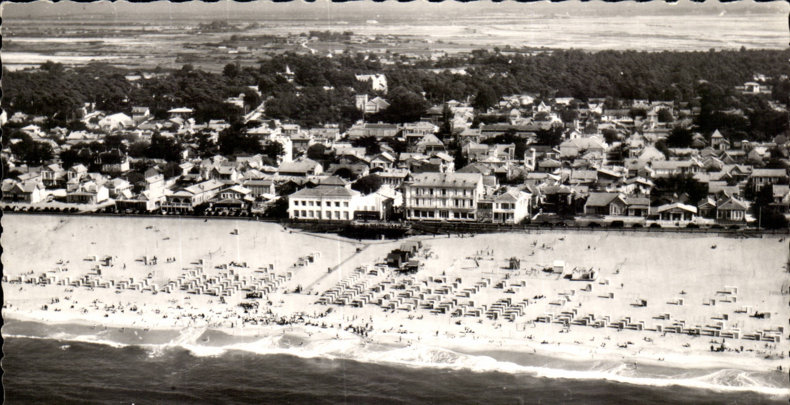 Soulac on Sea MODERN CARD View on the city and the beach
