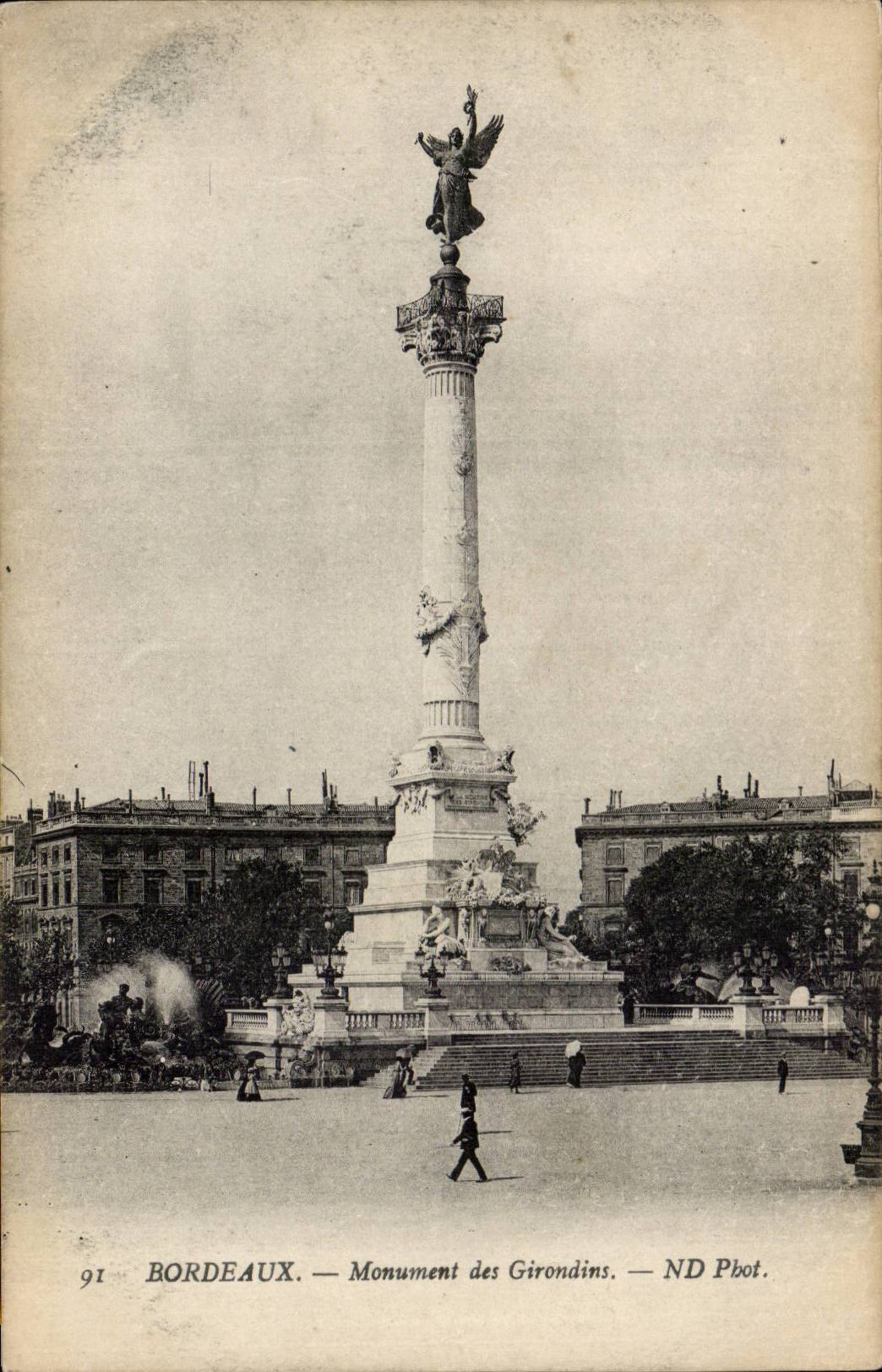 CPA Bordeaux Monument of the Of Gironde ones