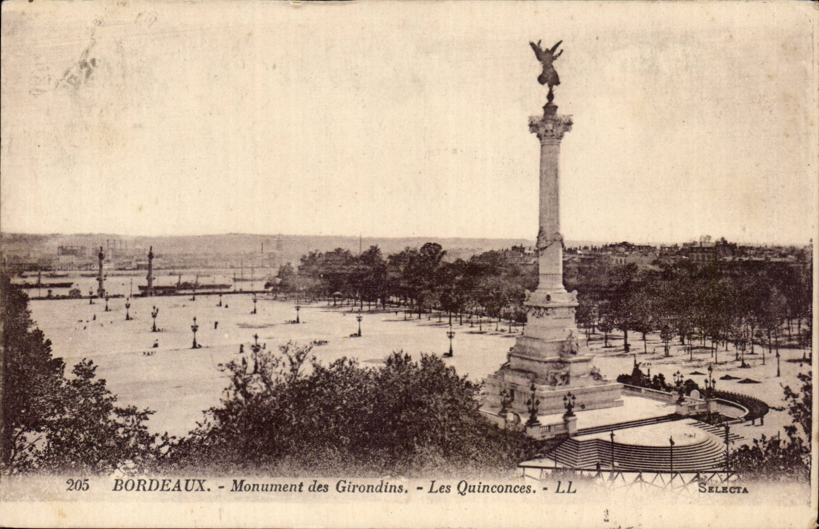 CPA Bordeaux Monument of Of Gironde the Quincunxes