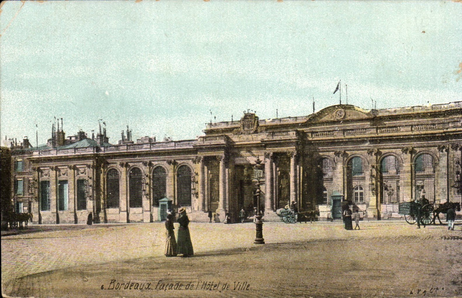 CPA Bordeaux Frontage of the town hall
