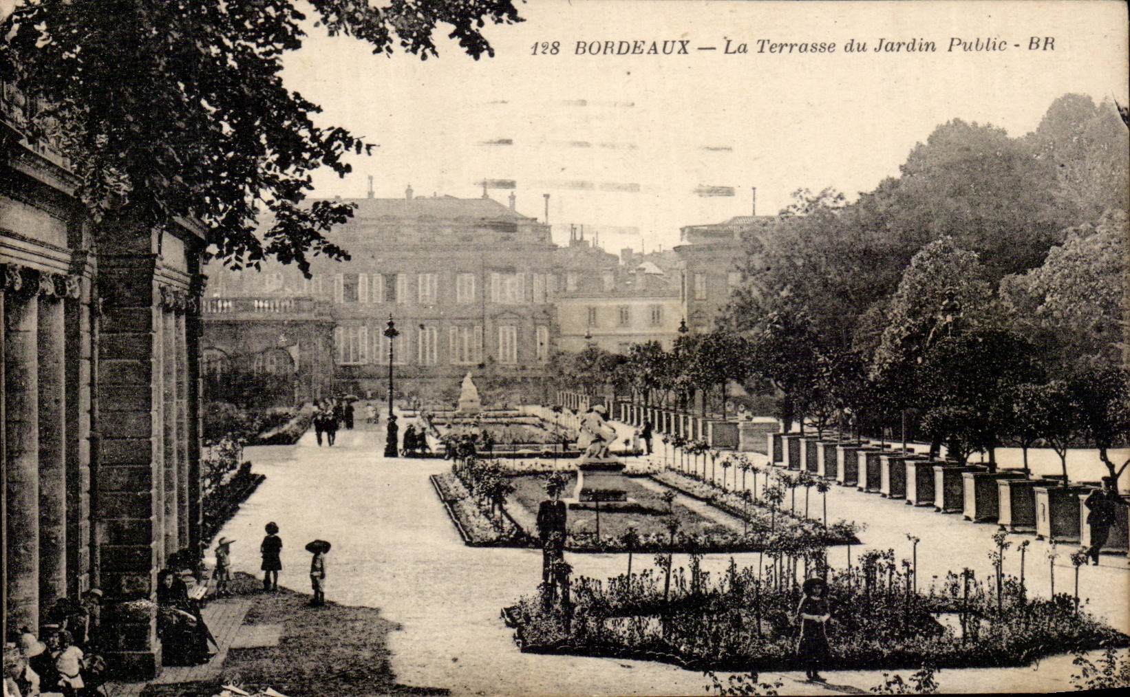CPA Bordeaux the terrace of the public garden