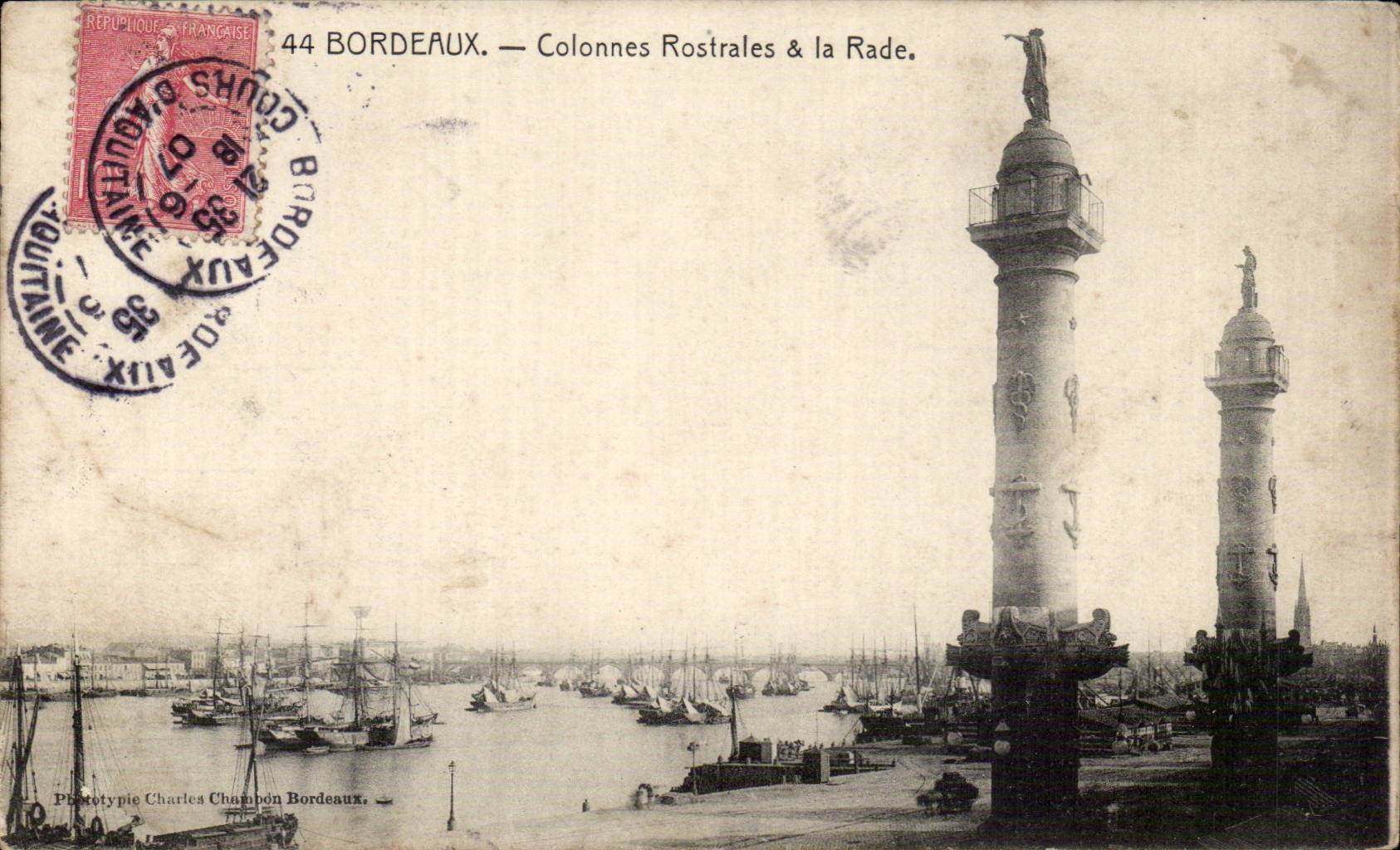 Bordeaux CPA Columns rostrales and splits it