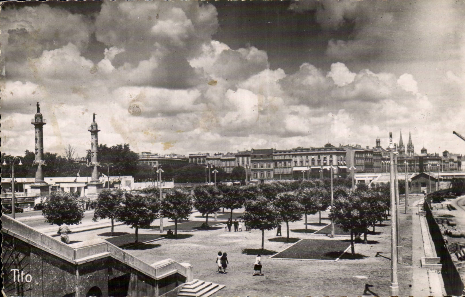 Bordeaux MODERN CARD terraces of the Quincunxes