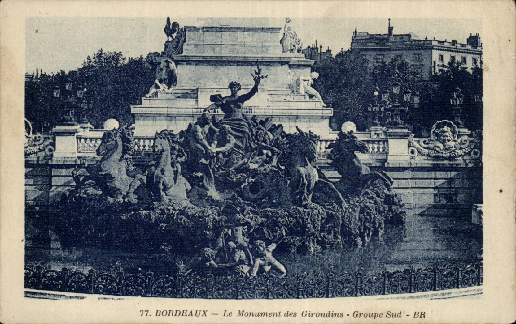 Bordeaux CPA the monument of Of Gironde Groups southern (horses)
