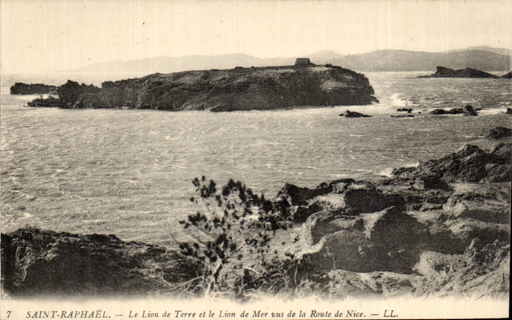 Saint Raphael CPA the ground lion and the sea lion seen of the road of Nice