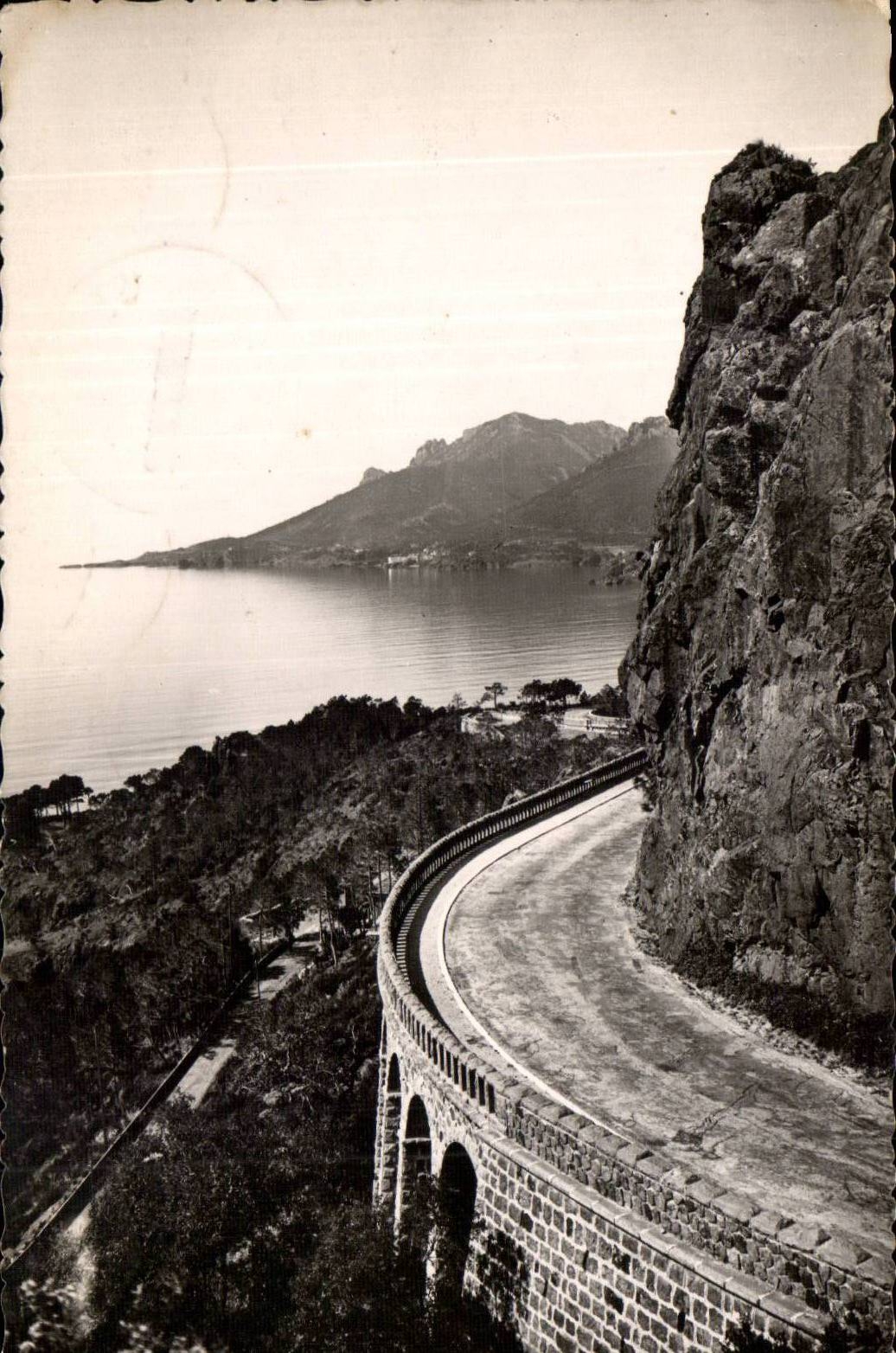 CPM La corniche d'or