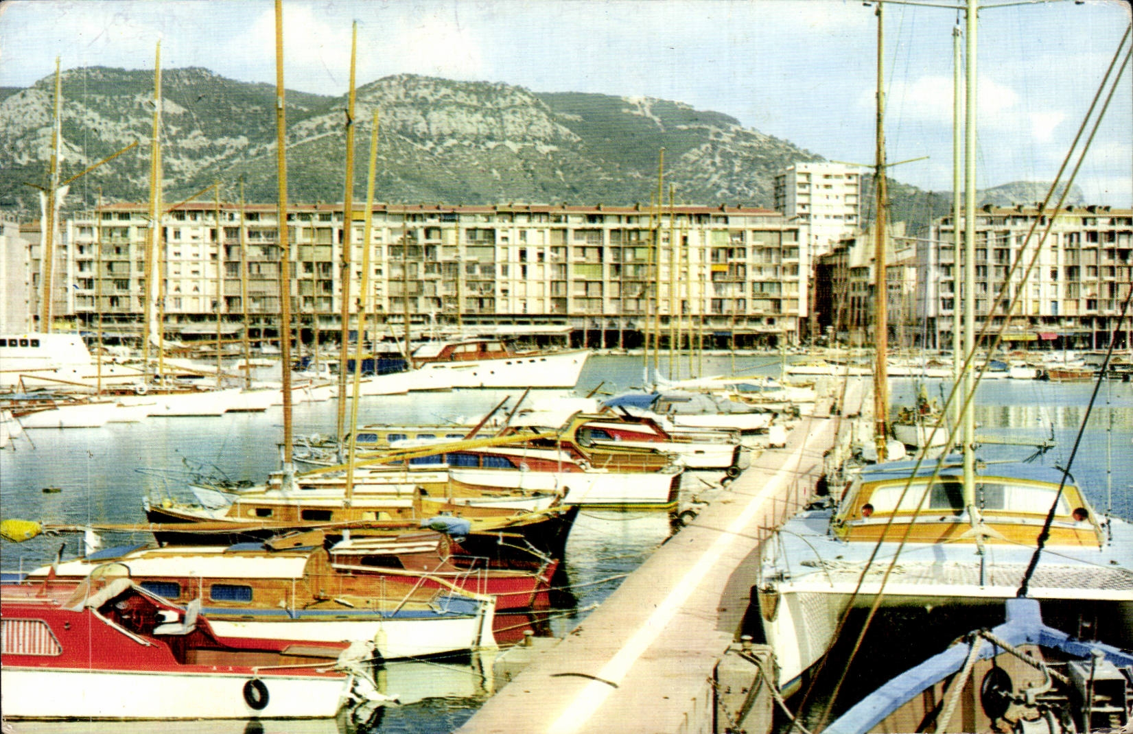 Toulon CPA Pleasure boats and Stalingrad quay