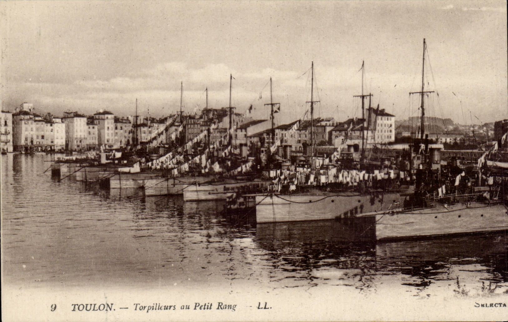 Toulon CPA Destroyers with the small row