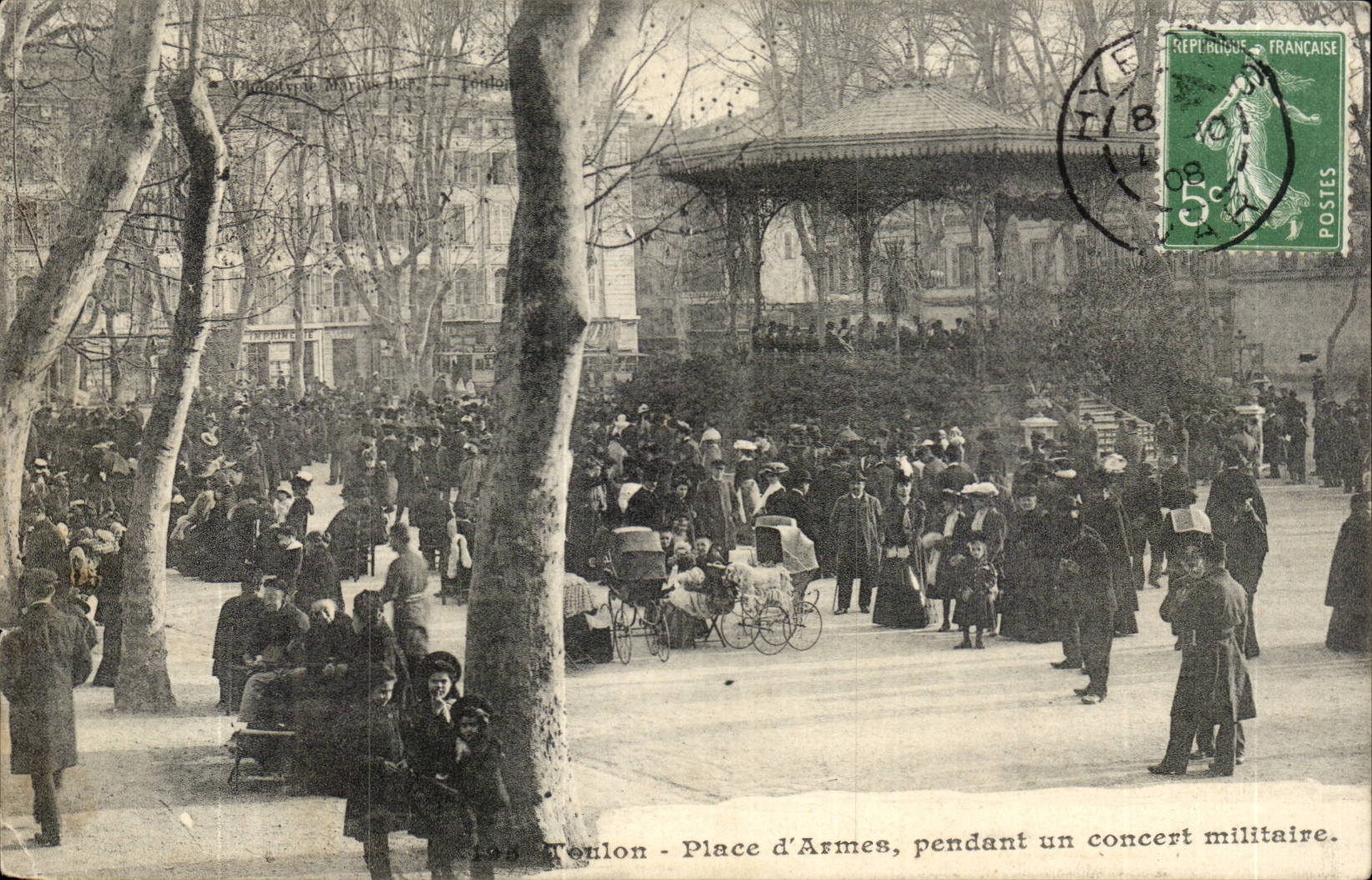 Toulon CPA Places of weapons during a military concert