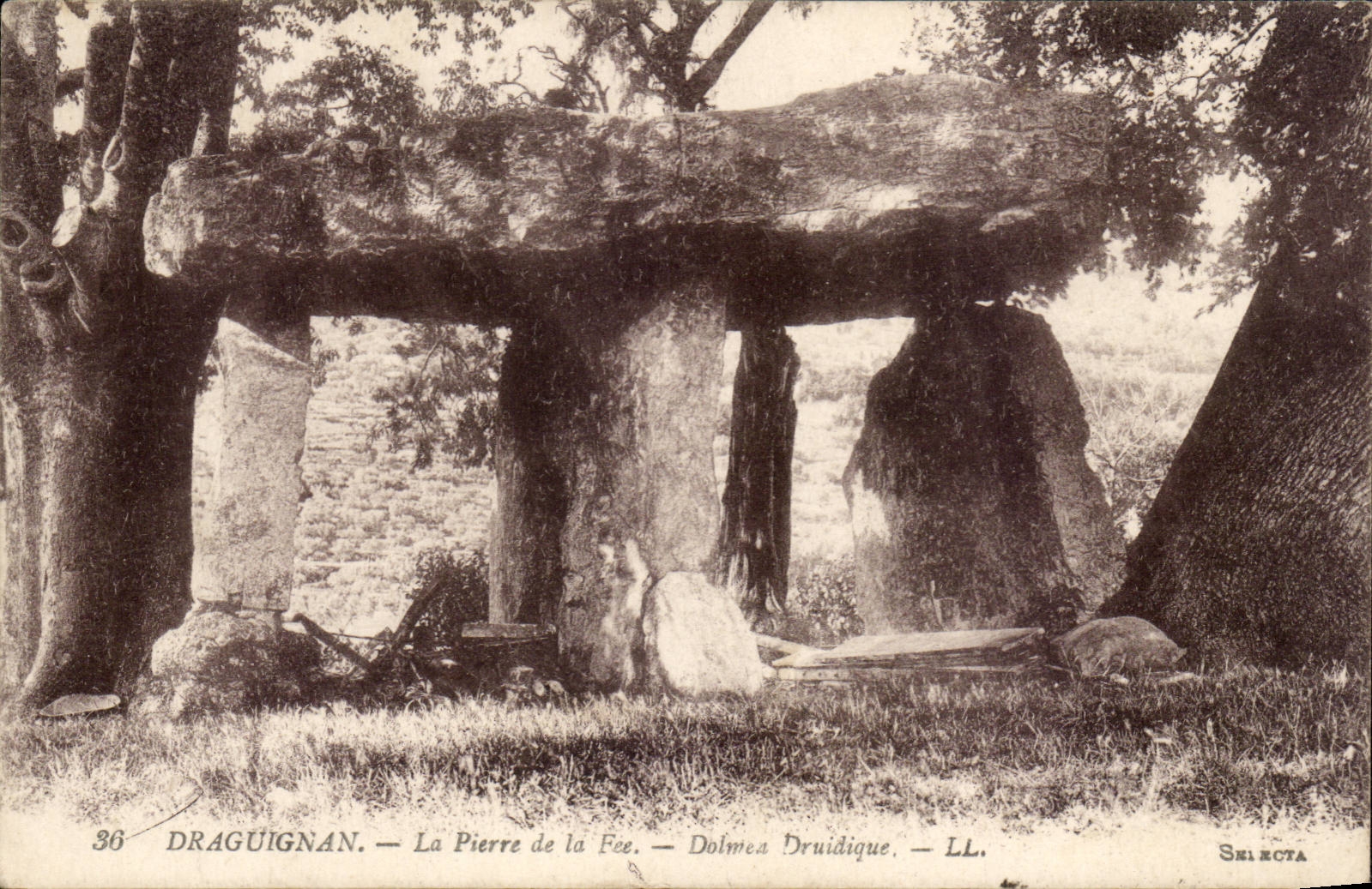 Draguignan CPA stone of the druidic fairy Dolmen