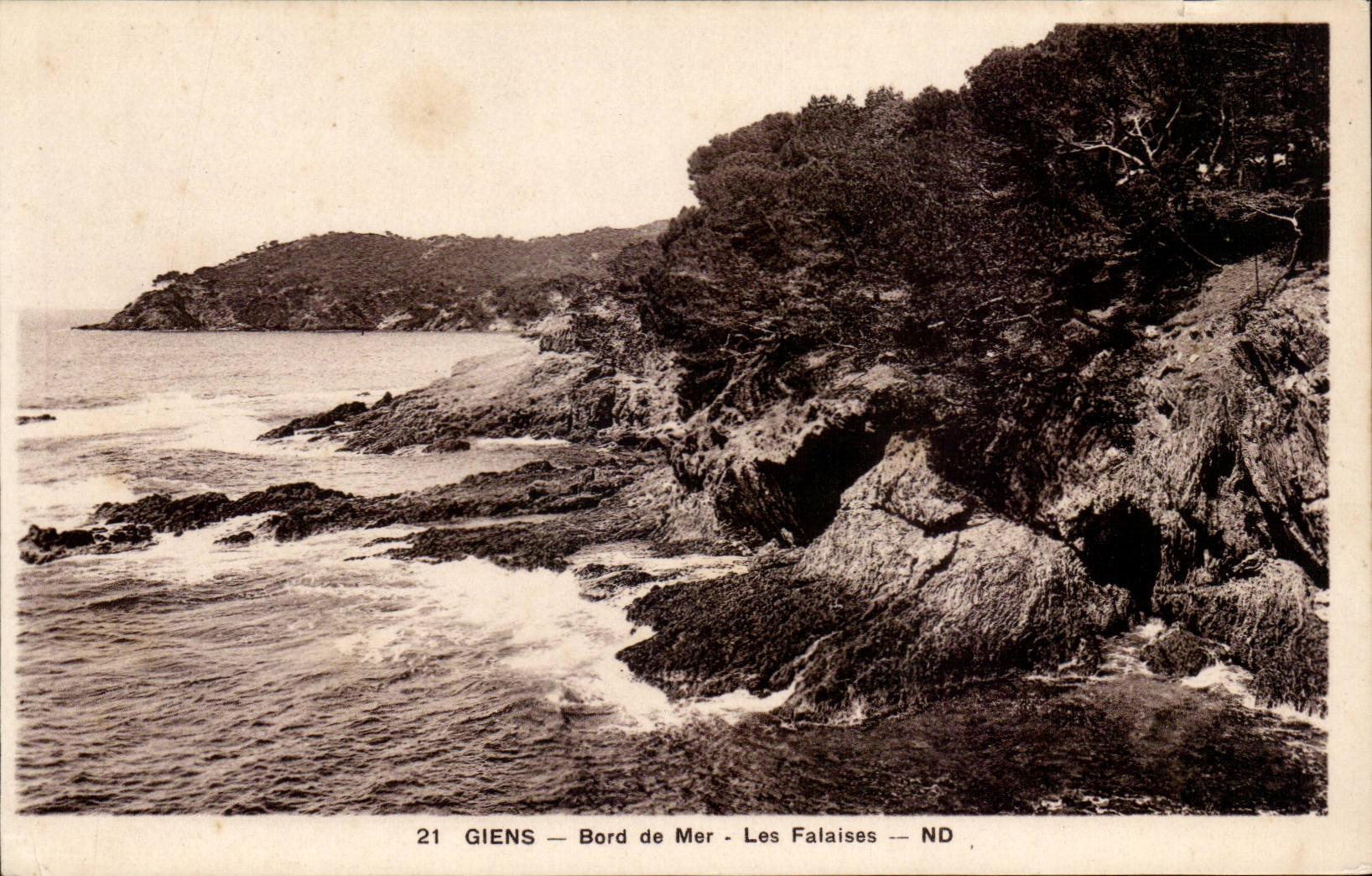 Giens CPA Bord de mer les falaises