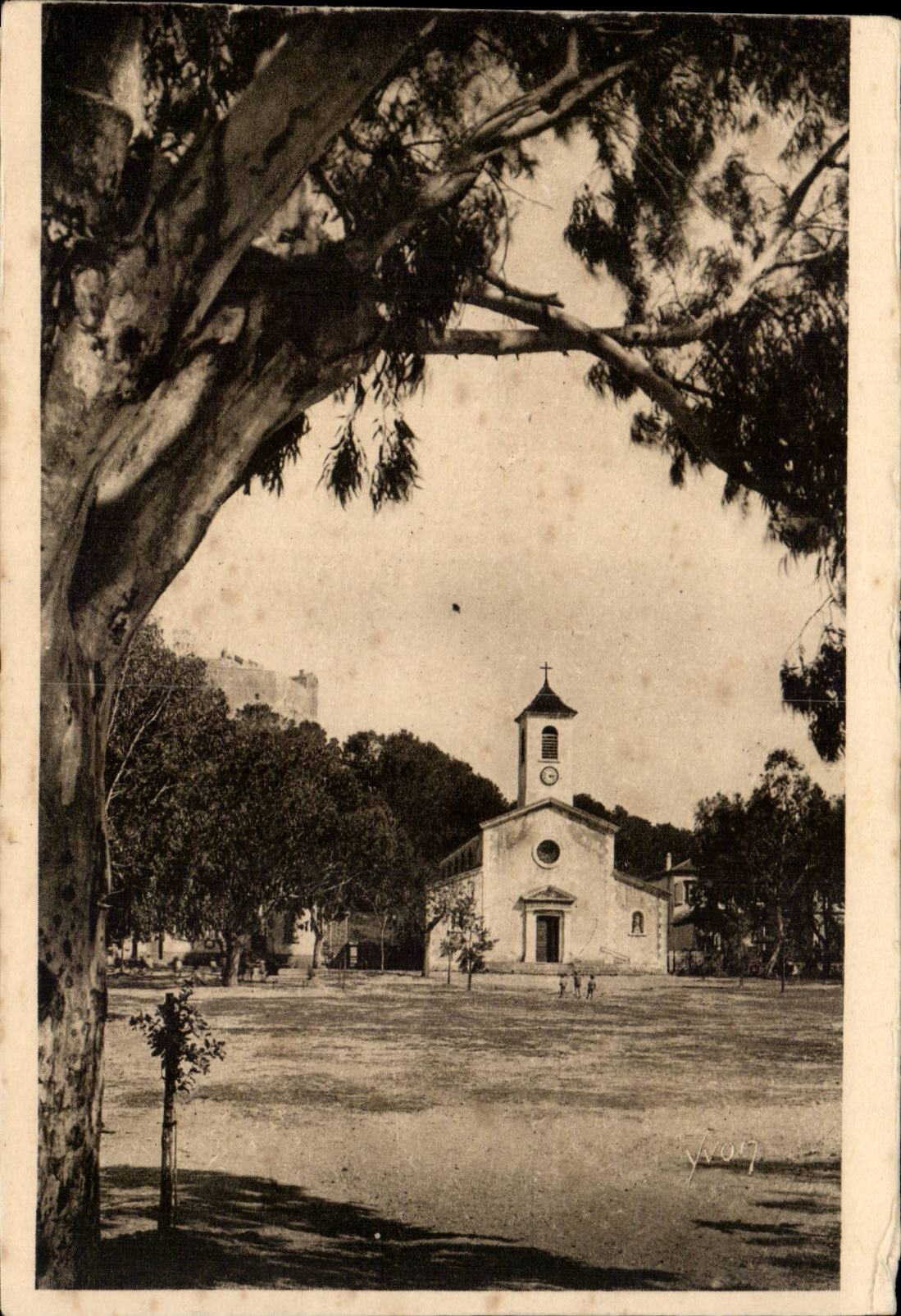 The islands of Hyeres CPA Porquerolles Places church