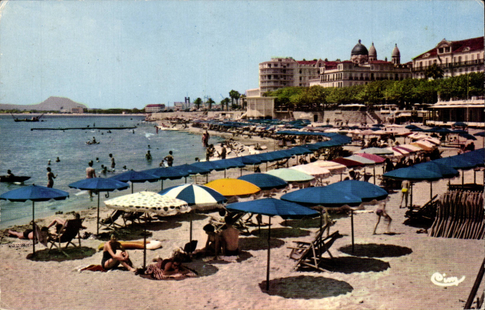 MODERN CARD the beach of Saint Raphael