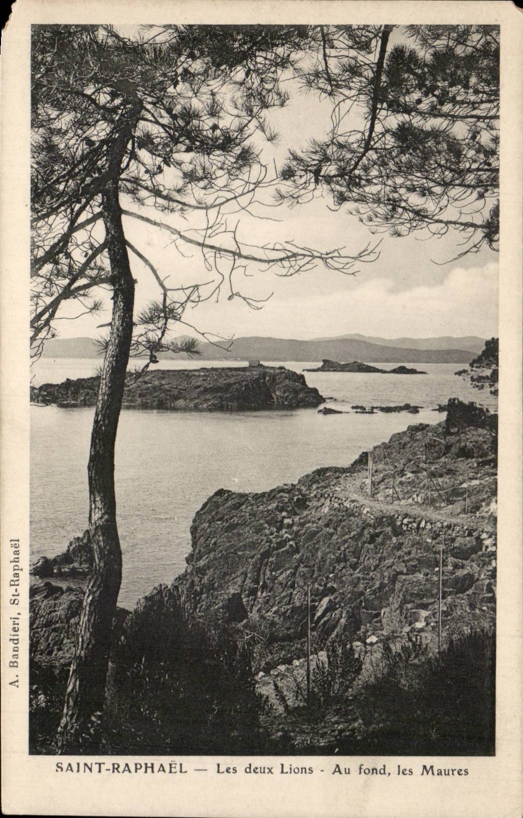 Saint Raphael - Two Lions At the Bottom Maures CPA