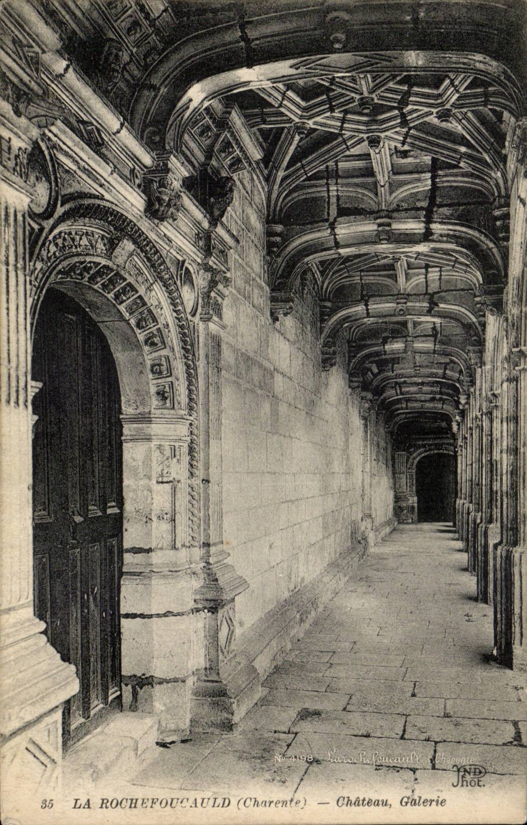 Rochefoucauld - Castle - Gallery - CPA
