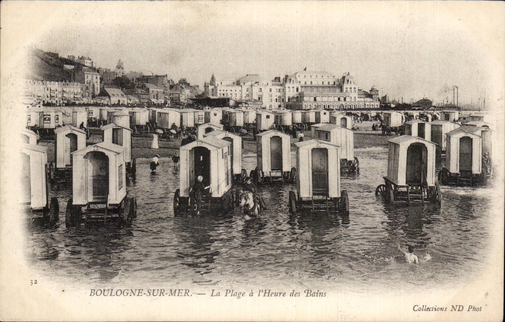Boulogne on Sea - the Beach per Hour of the Baths - CPA