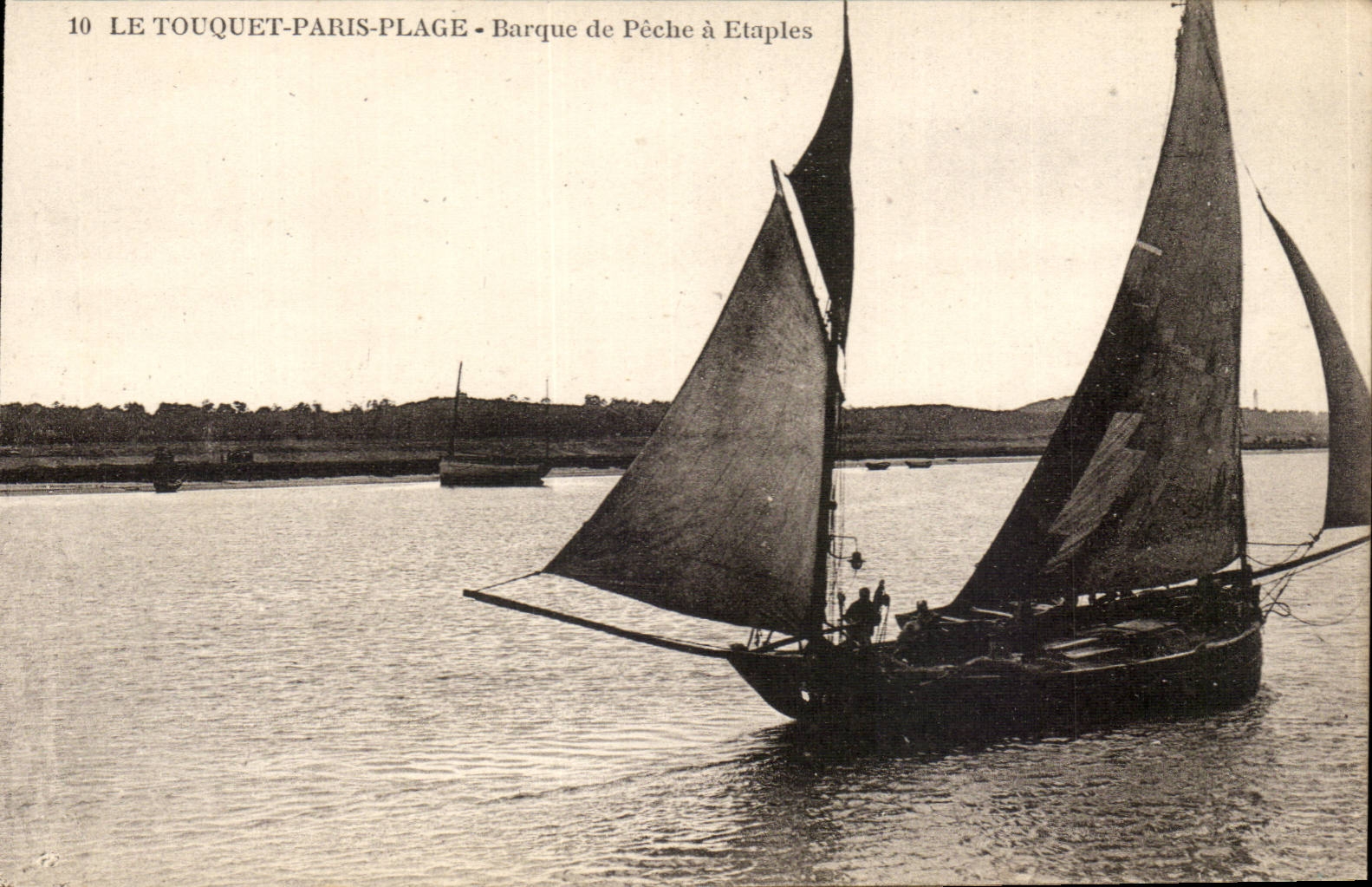 Touquet Paris Beach - Small fishing boat has Etaples - CPA
