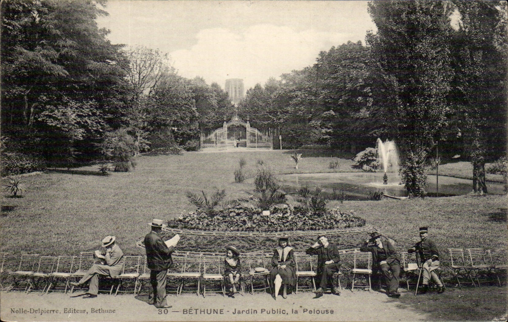 Bethune - Public garden - the Lawn - CPA