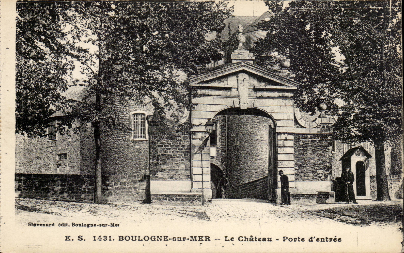 Boulogne on Sea - the Castle - Main door CPA
