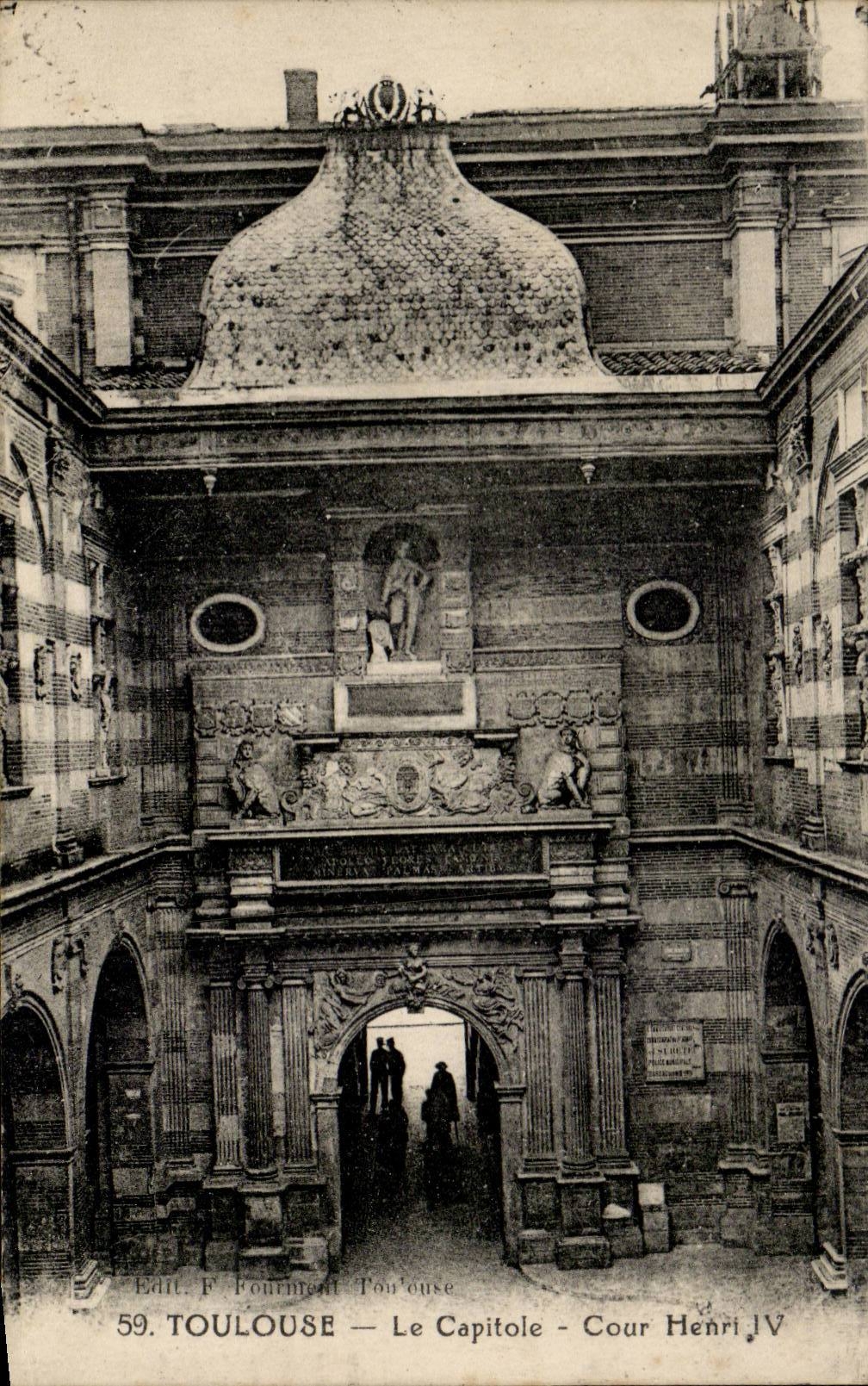 Toulouse - Le Capitole - Cour Henri IV - CPA 