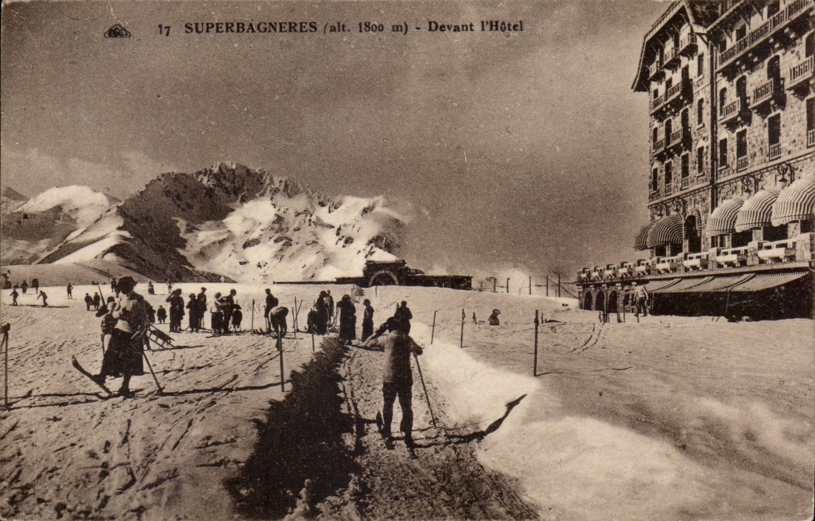 Superbagneres - In front of the Hotel - the Ski - Winter sports - CPA