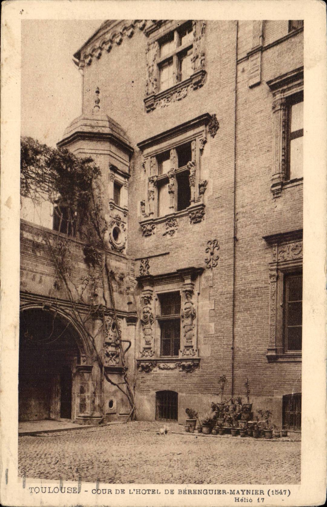 Toulouse - Cour de l'Hotel dee Bernguier Maynier 1547 - CPA 