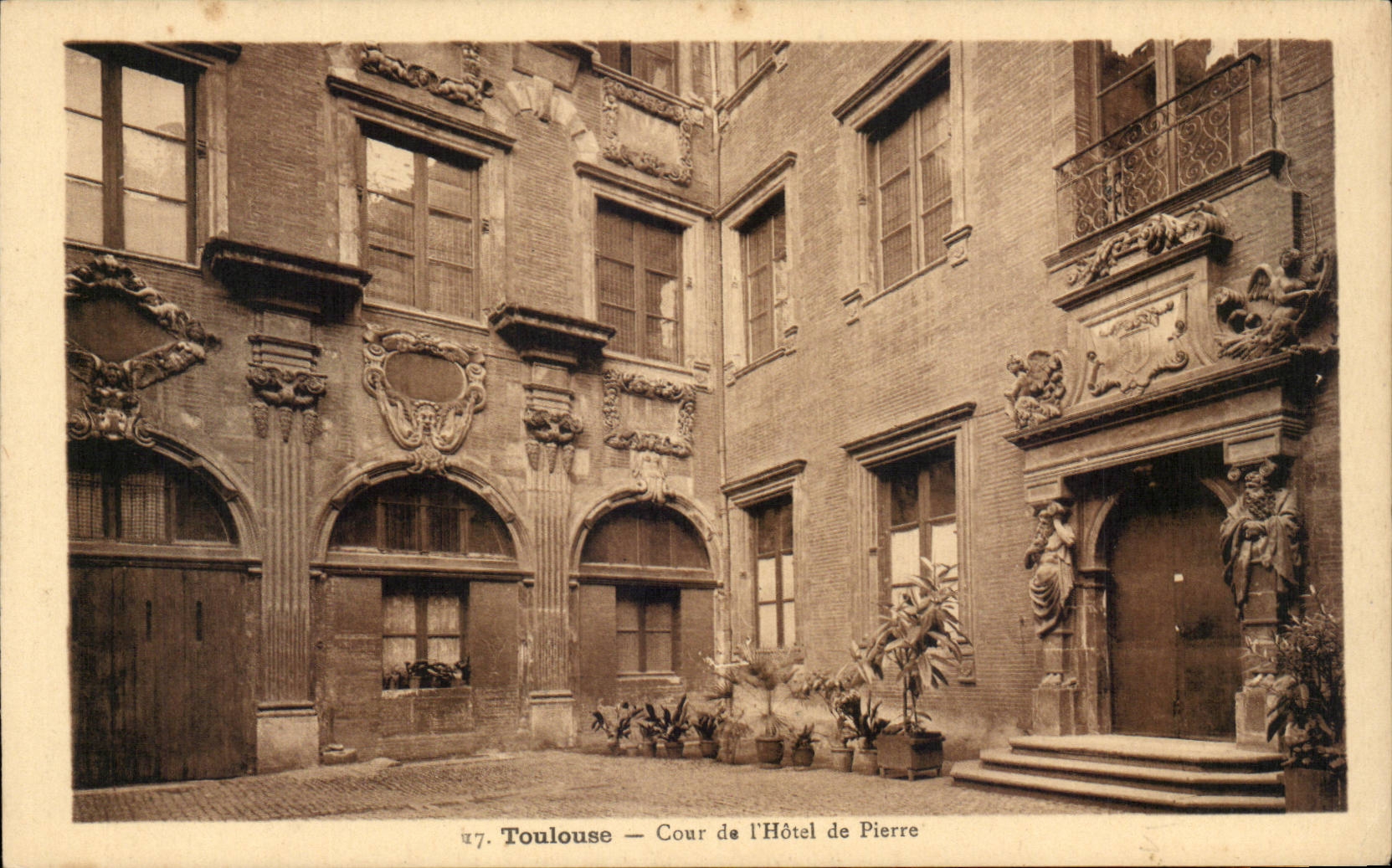 Toulouse - Cour de l'Hotel de Pierre - CPA 