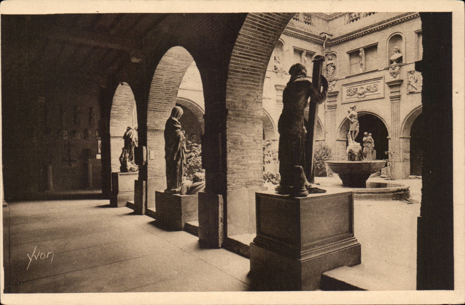 Toulouse - Le Petit Cloitre du Musee - CPA 