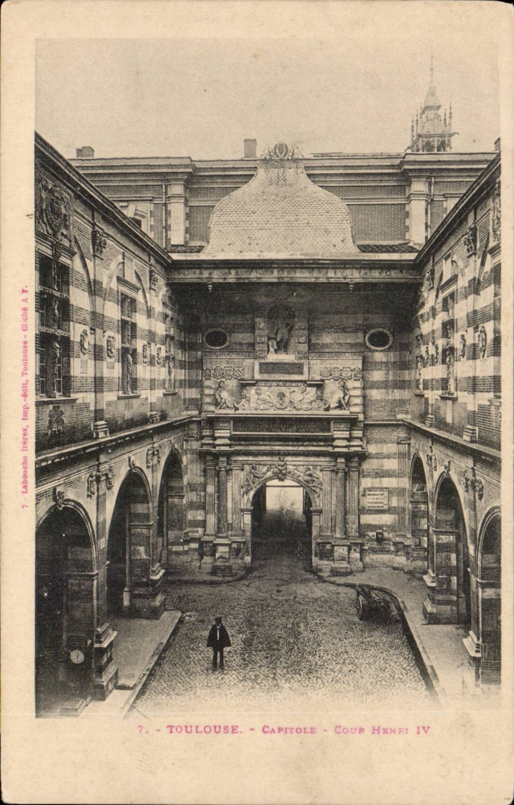 Toulouse - Capitole - Cour Henri IV - CPA 