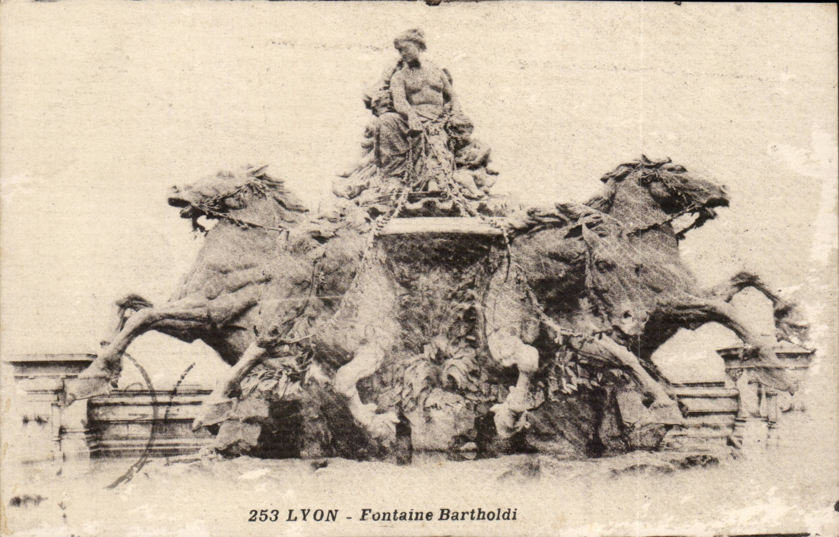 Lyon - Bartholdi Brunnen - CPA (Pferdenpferd)