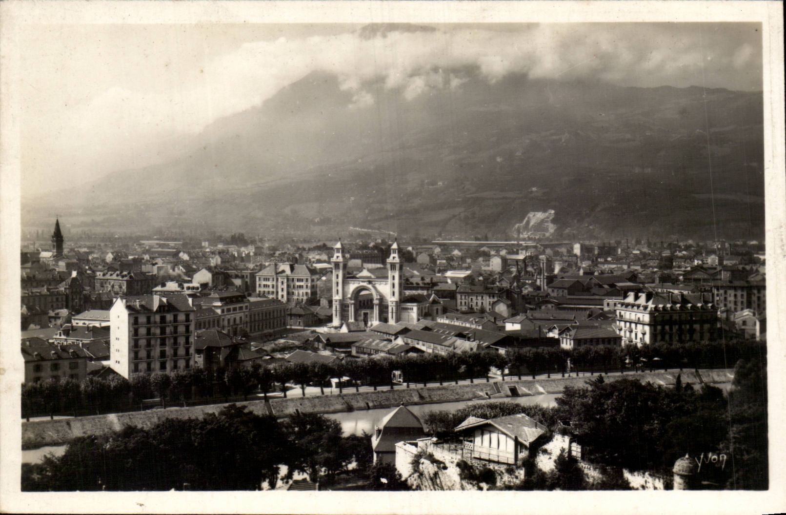 Chartreuse - genommenen Garten der Delphine und des Mouchrotte ansehen - CPA