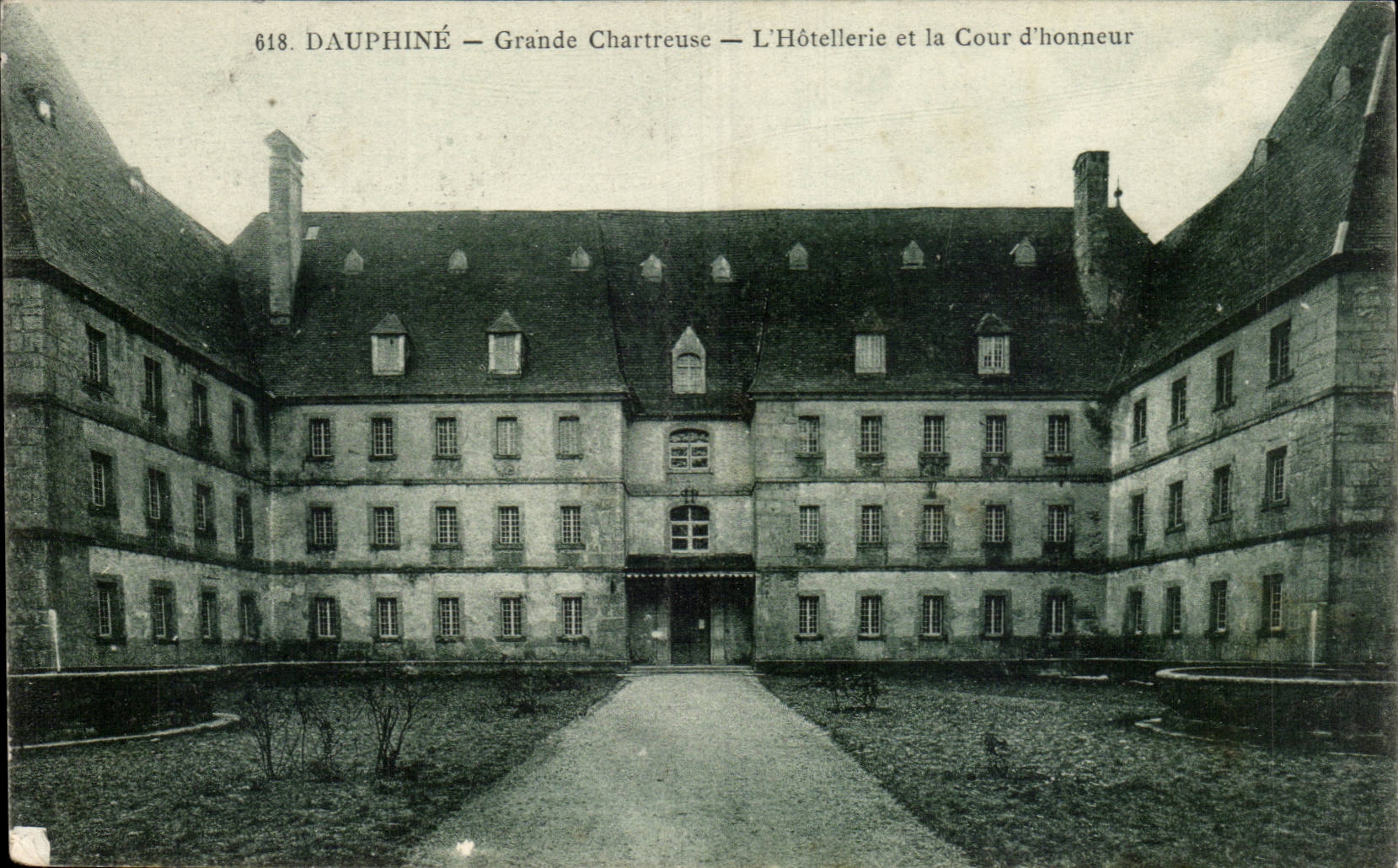 Dauphine - grosses Chartreuse - Geschafts- und Haupthof des Hotels - CPA