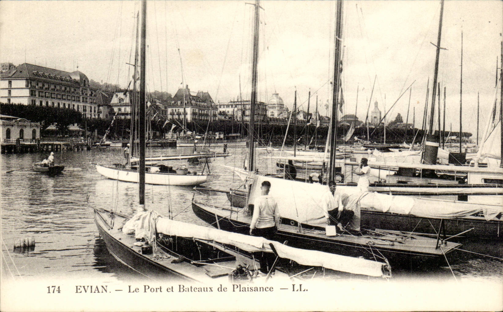 Evian - the Port and Pleasure boat - boat - boat - CPA