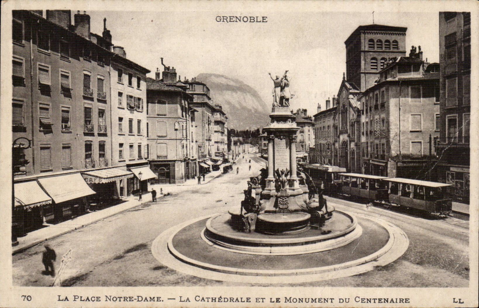 Grenoble - the Notre Dame Place - the Cathedral and the Monument of the Centenary - CPA