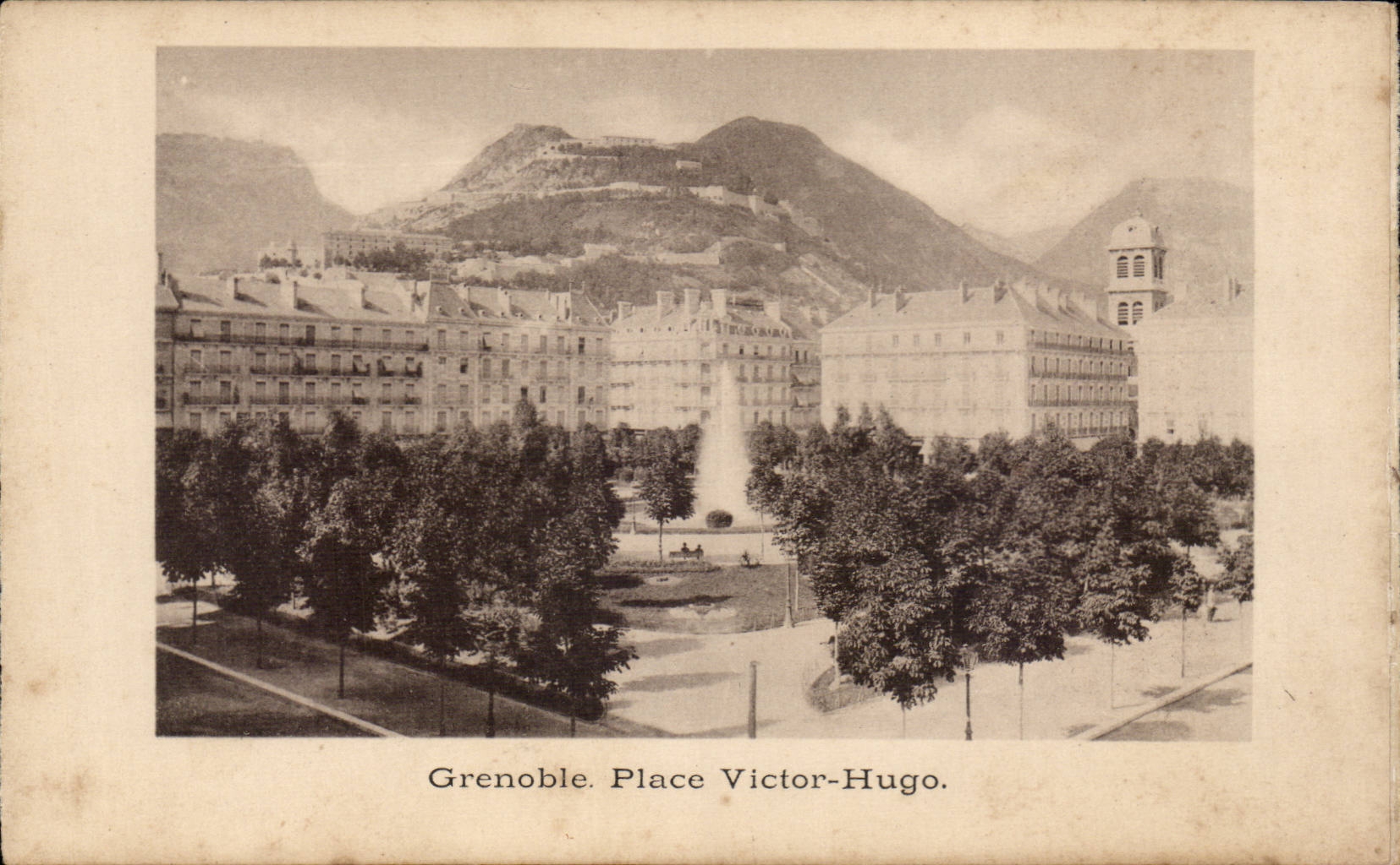CPA Grenoble Places Victor Hugo
