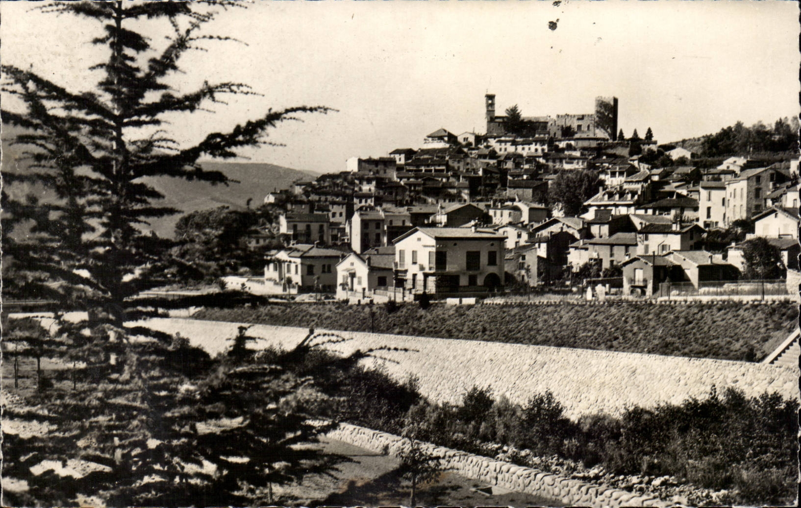 MODERN CARD Vernet les Bains View