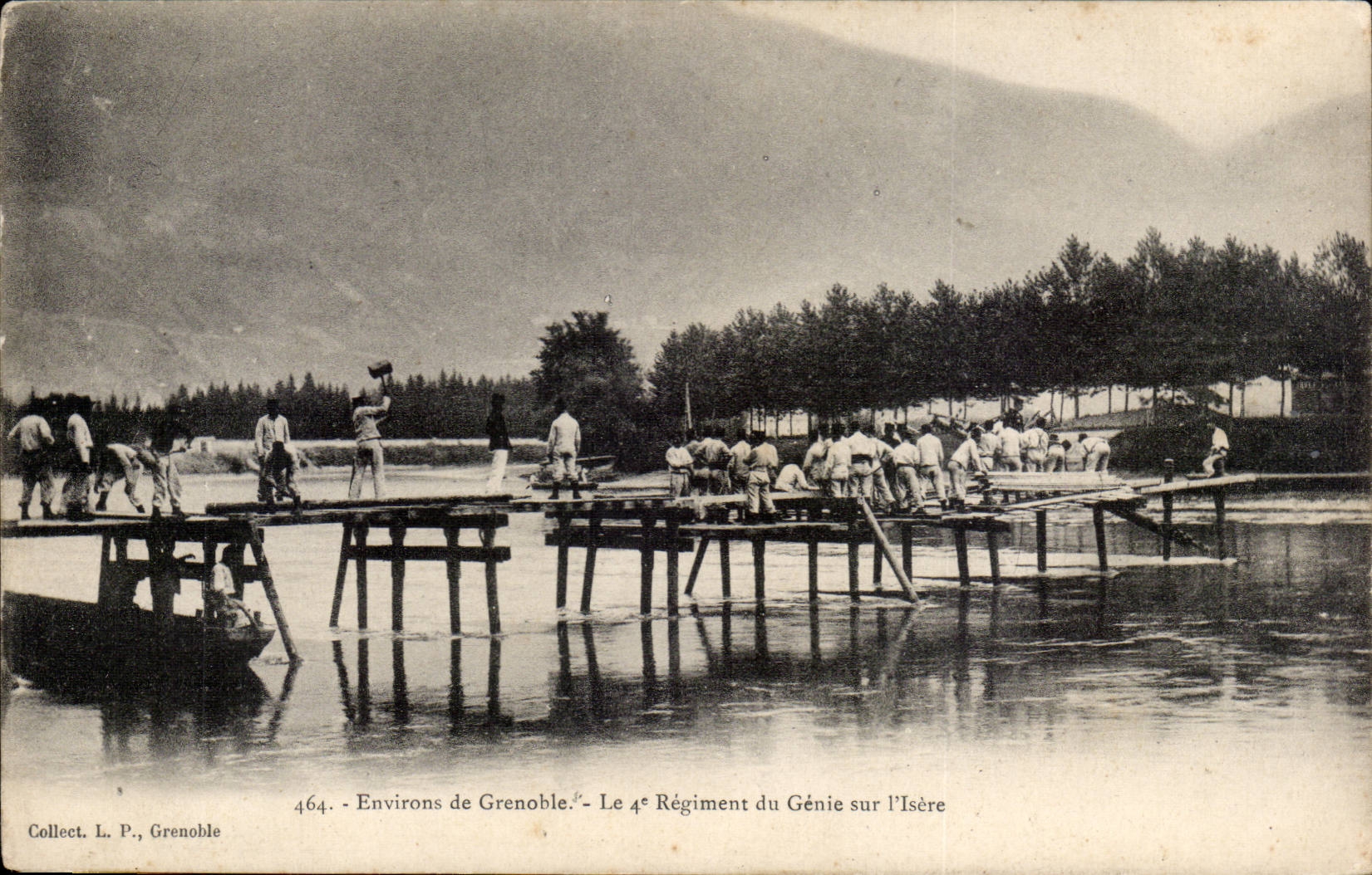 Surroundings of Grenoble CPA the 4th regiment of the genius on the isere (militaria)
