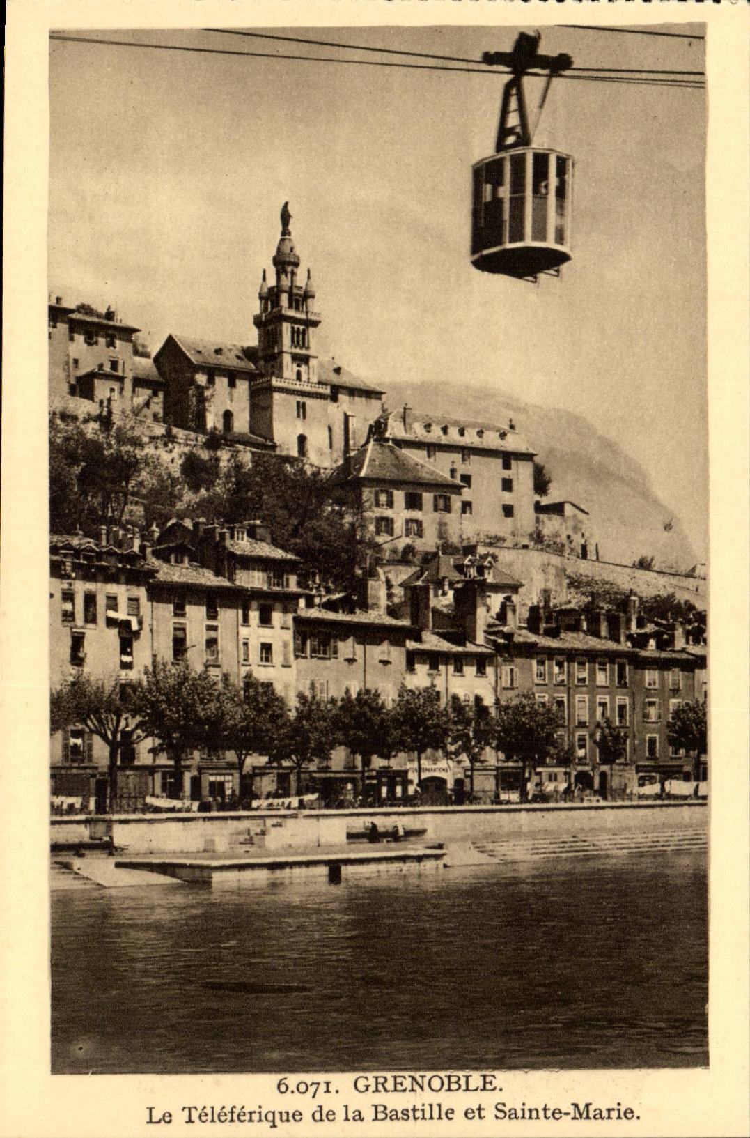 Dauphine CPA Grenoble the teleferic of the Bastille and Sainte Marie