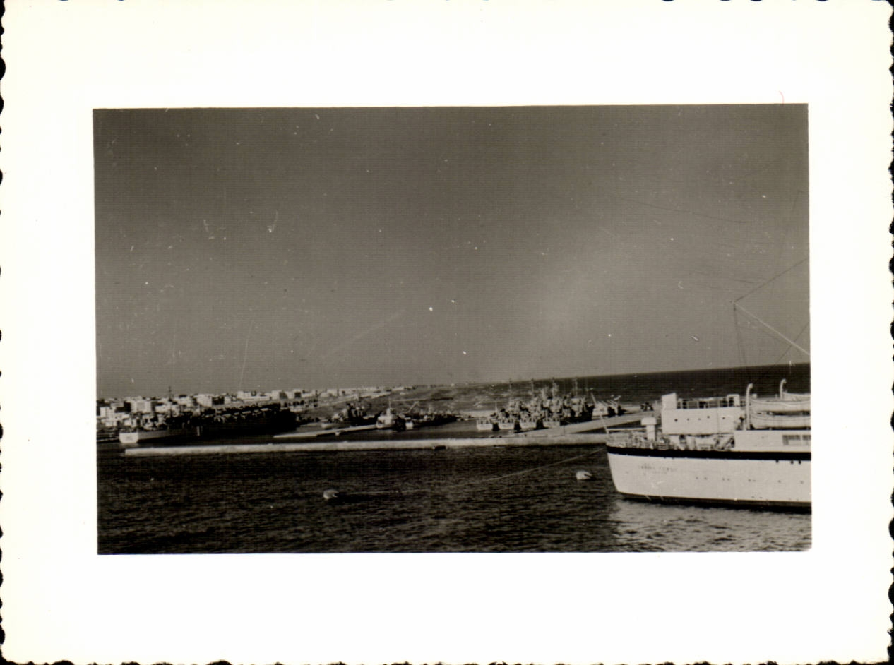 CPA Real photo Seen of a port