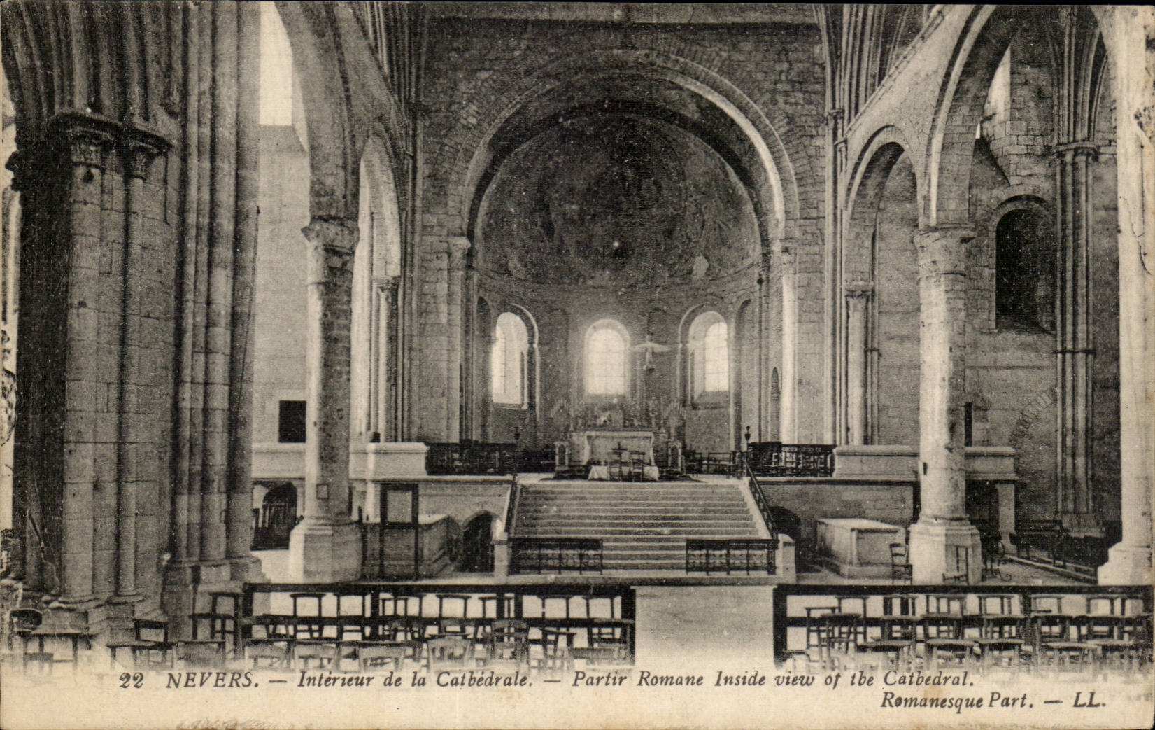 Nevers - Interior of the Cathedral - To leave Romance CPA