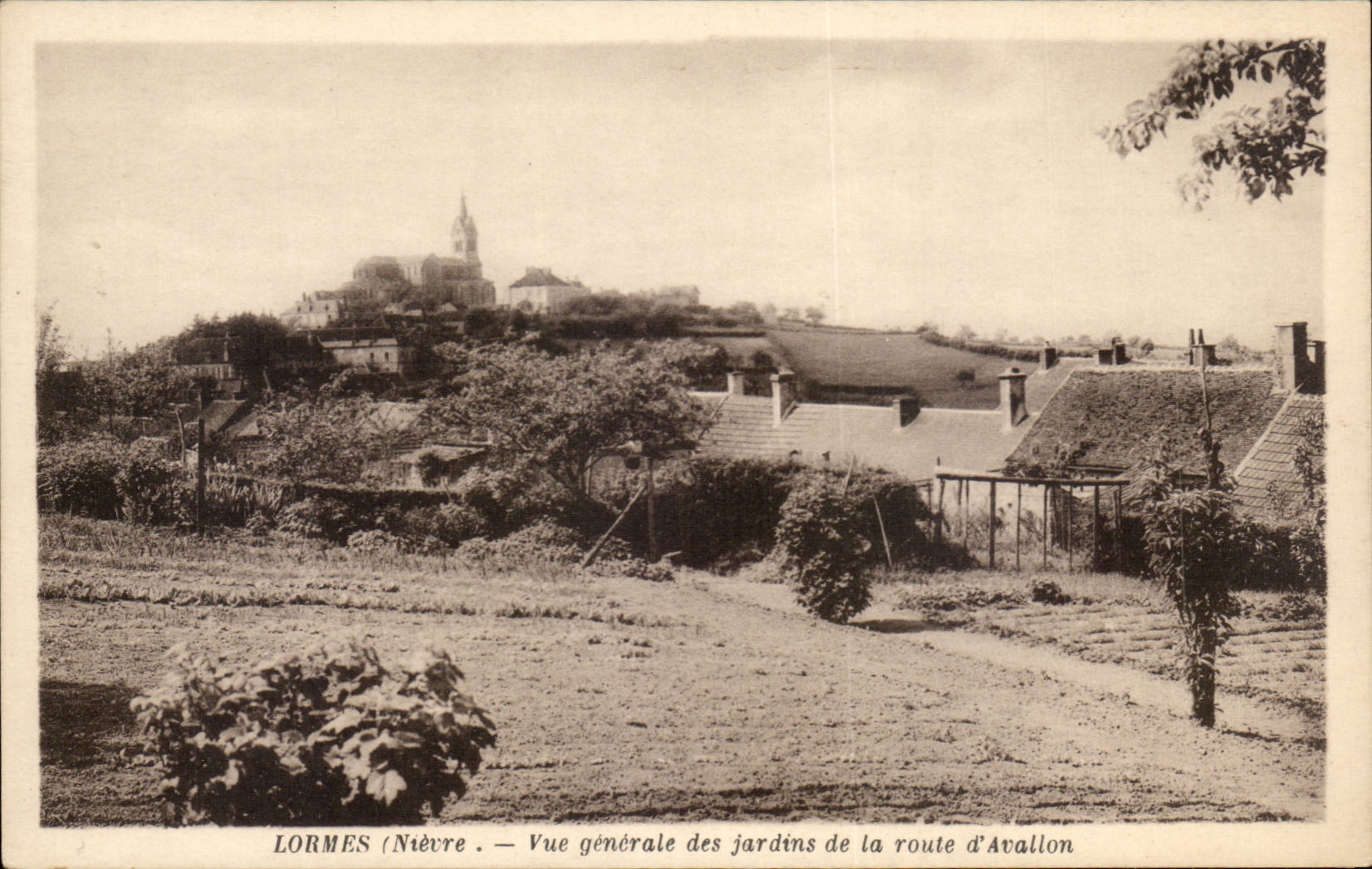 Lormes - Ansicht der Garten der Strasse von Avallon - - CPA