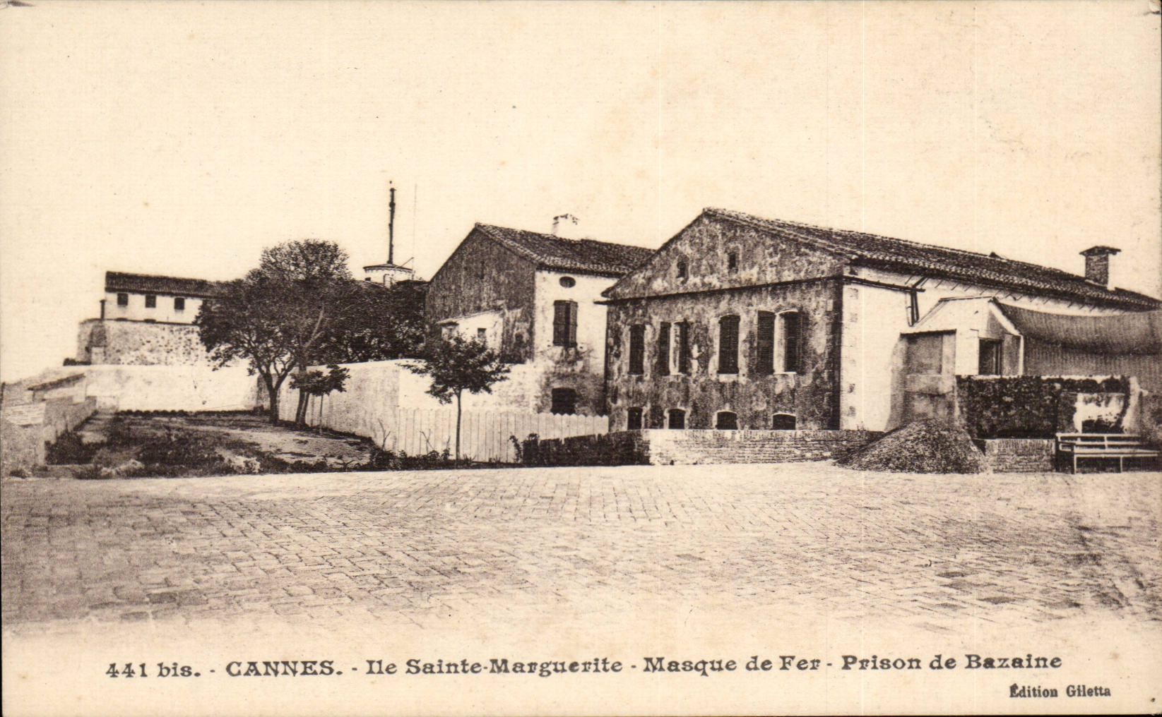 Cannes - Island co Marguerite - Prison of Bazaine - Iron CPA Mask