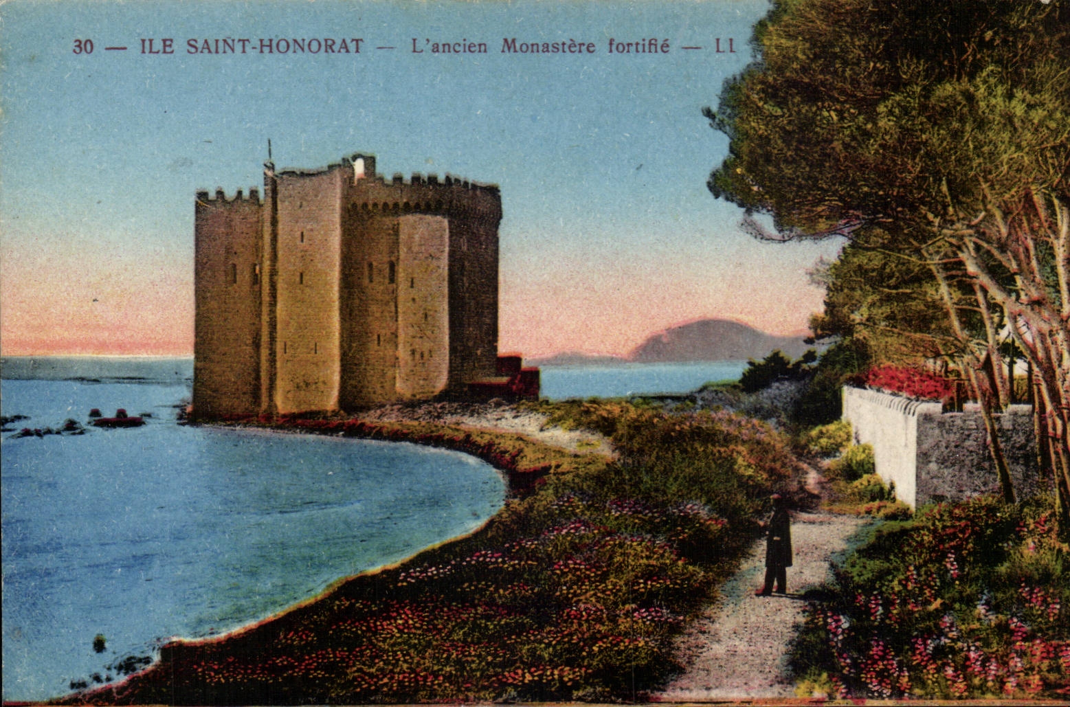 Insel-Str Honorat - das alte Kloster verstarkt sich - CPA