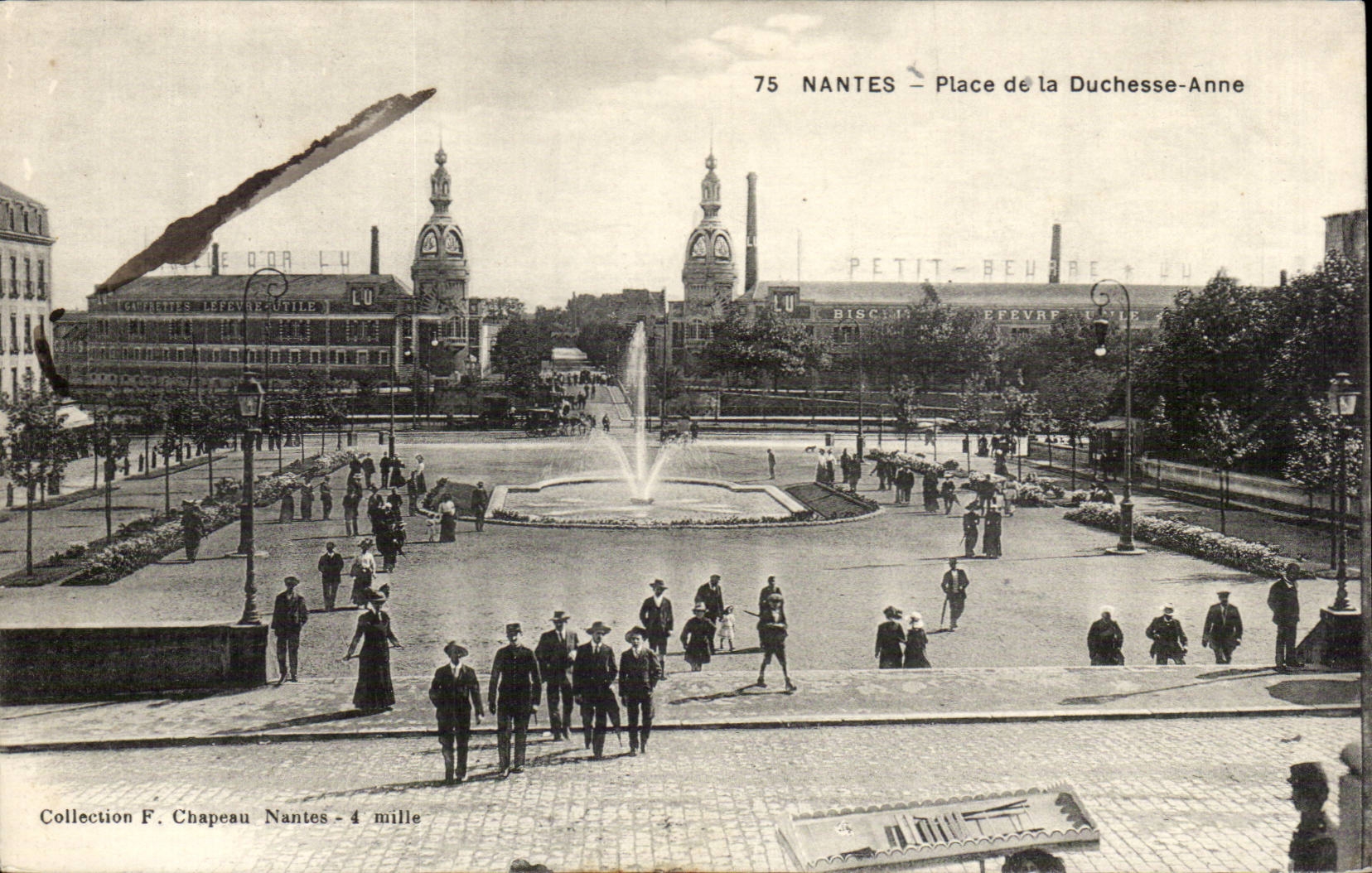 Nantes CPA Places of the duchess Anne (Factory Small LU Butter)