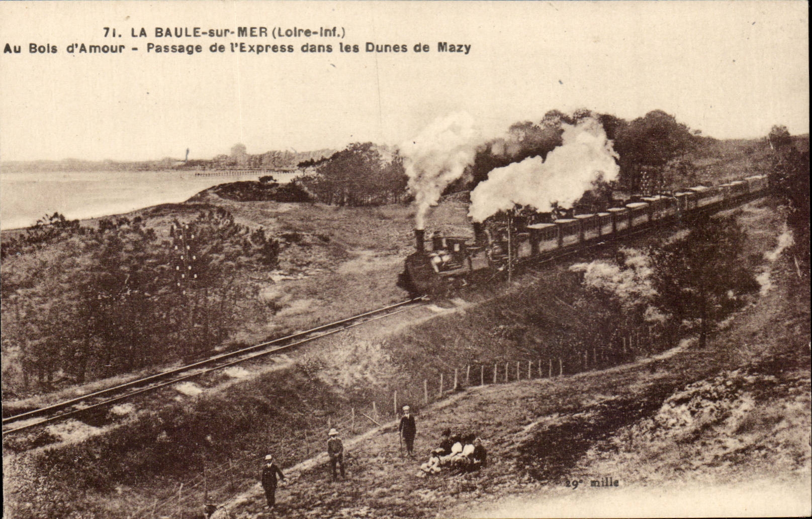 La Baule on Sea CPA With the wood of mour Passage of the express train in the dunes of Mazy (train)