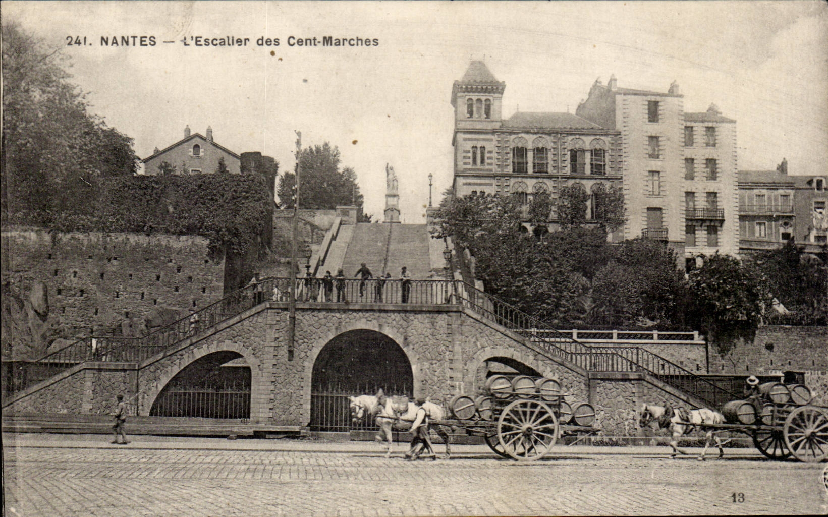 Nantes CPA the staircase of the hundred markets