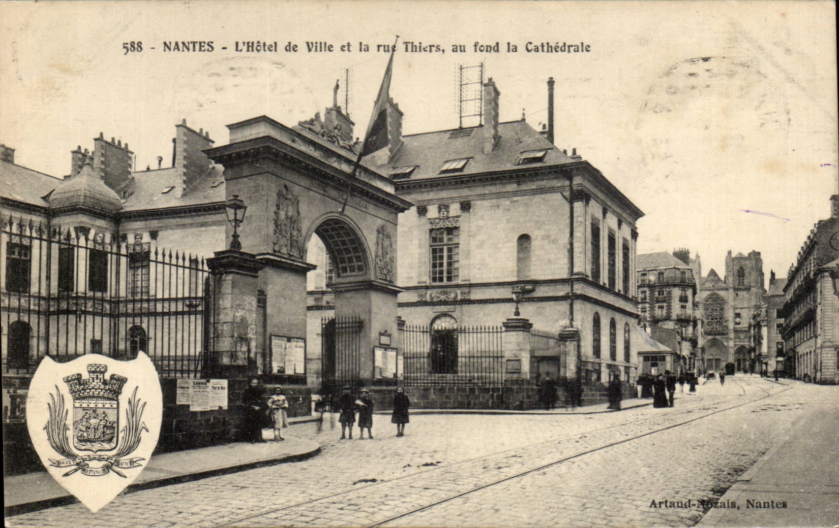 Nantes CPA the town hall and the street Thiers At the bottom the cathedral