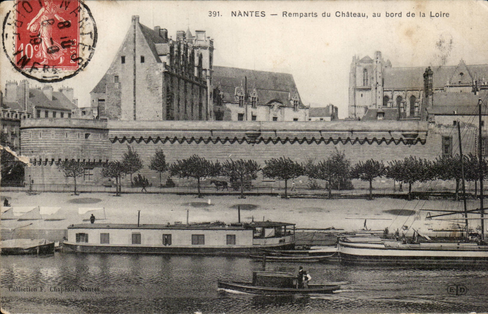Nantes CPA Walls of the castle at the edge of the Loire